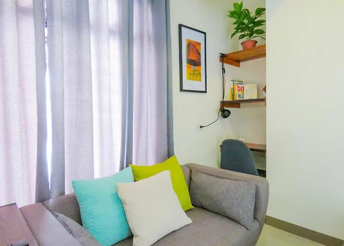 アパート Mabolo Garden Flats Poolside Unit