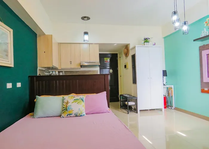 Mabolo Garden Flats Poolside Unit アパート